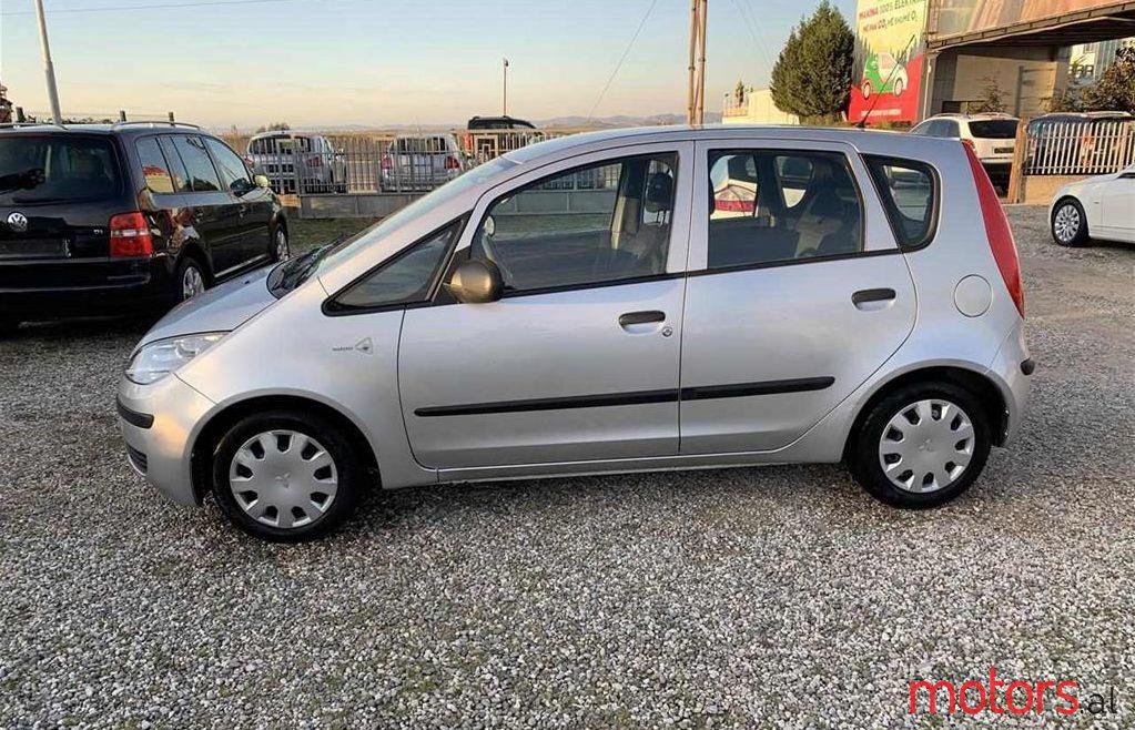 2007' Mitsubishi Colt photo #1