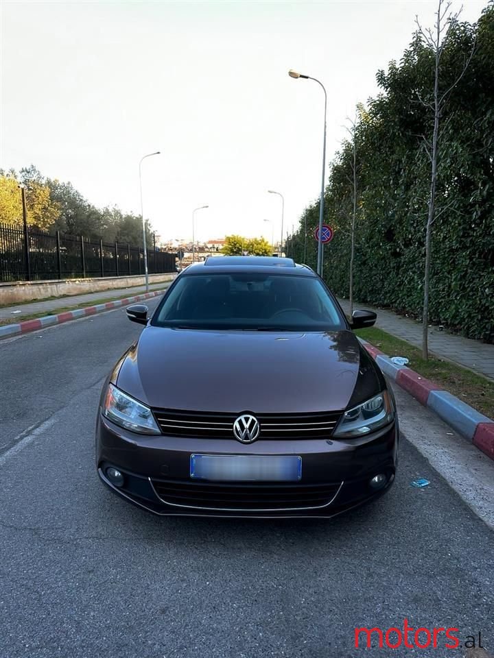 2011' Volkswagen Jetta photo #1