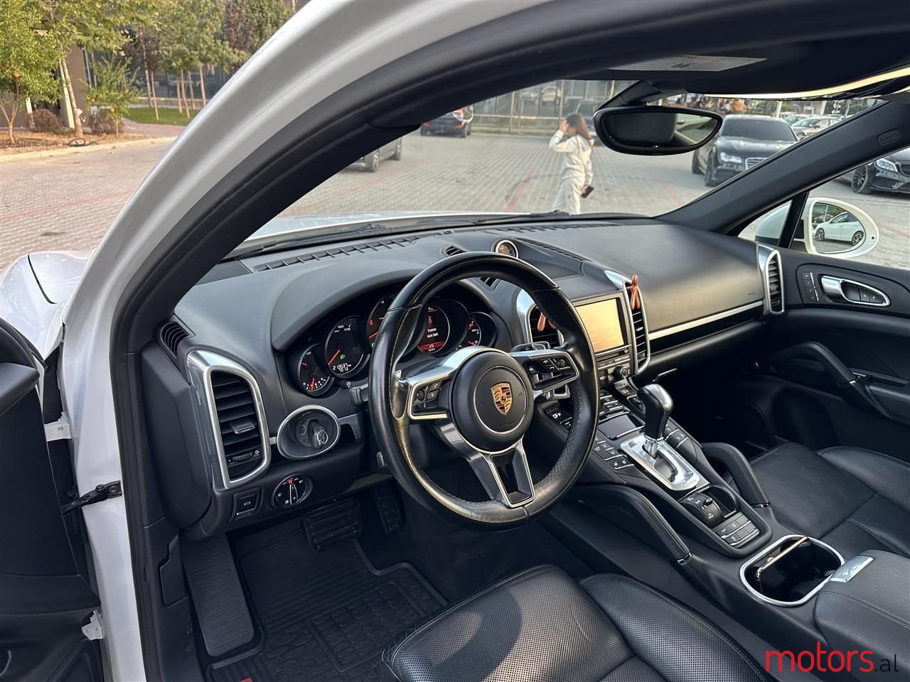 2016' Porsche Cayenne photo #5