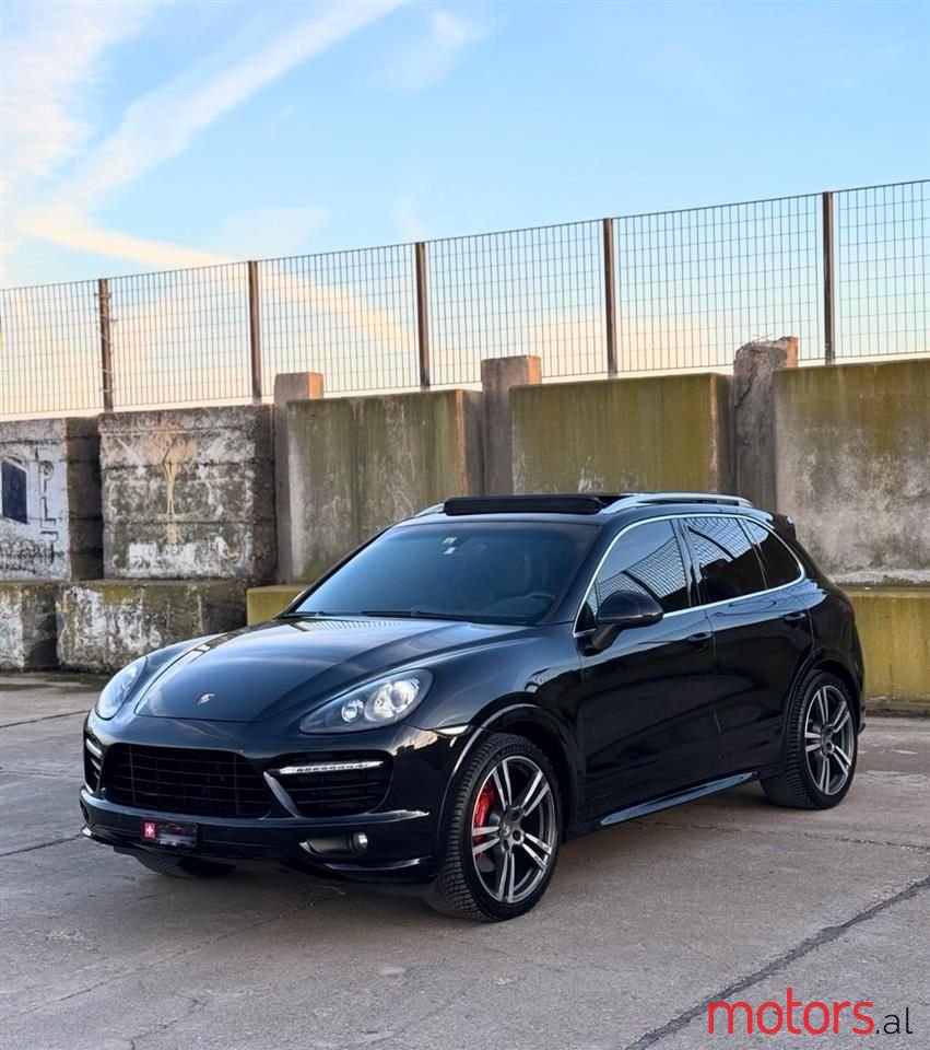 2013' Porsche Cayenne photo #1