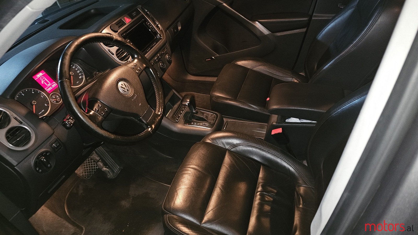 2008' Volkswagen Tiguan photo #5