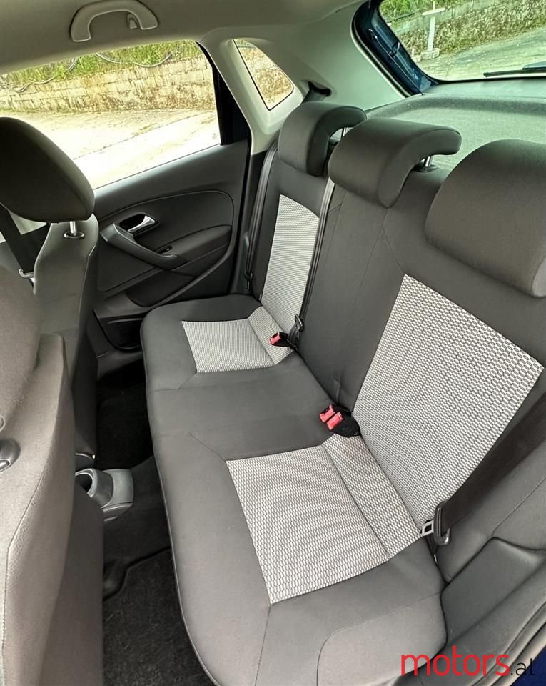 2010' Volkswagen Polo photo #3