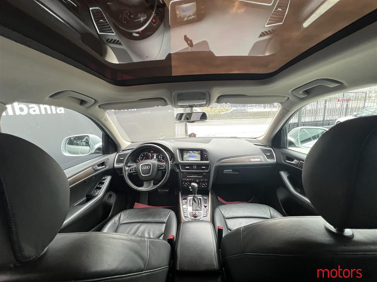 2010' Audi Q5 photo #5