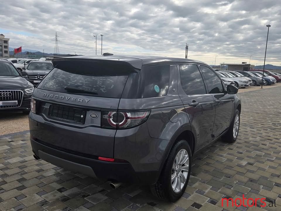 2016' Land Rover Discovery Sport photo #3