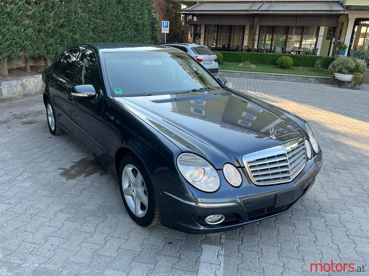 2009' Mercedes-Benz E 220 photo #1