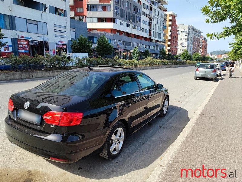 2011' Volkswagen Jetta photo #4