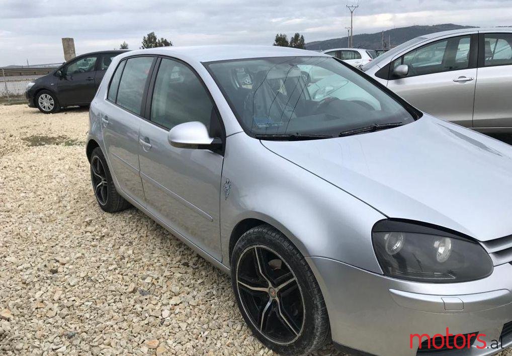 2005' Volkswagen Golf photo #1