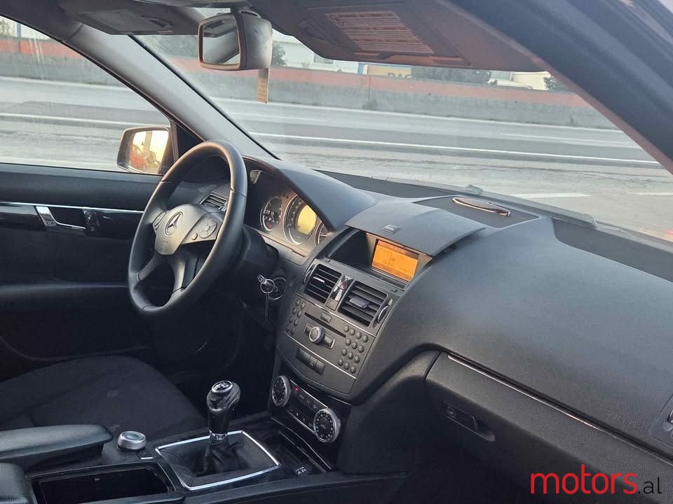 2010' Mercedes-Benz 220 photo #4