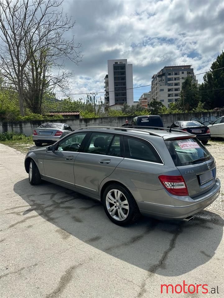 2011' Mercedes-Benz C 250 photo #2