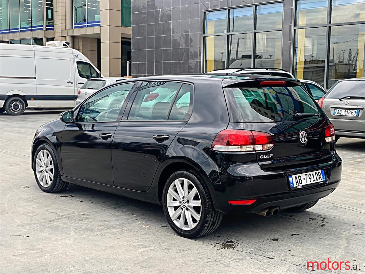 2009' Volkswagen Golf photo #5