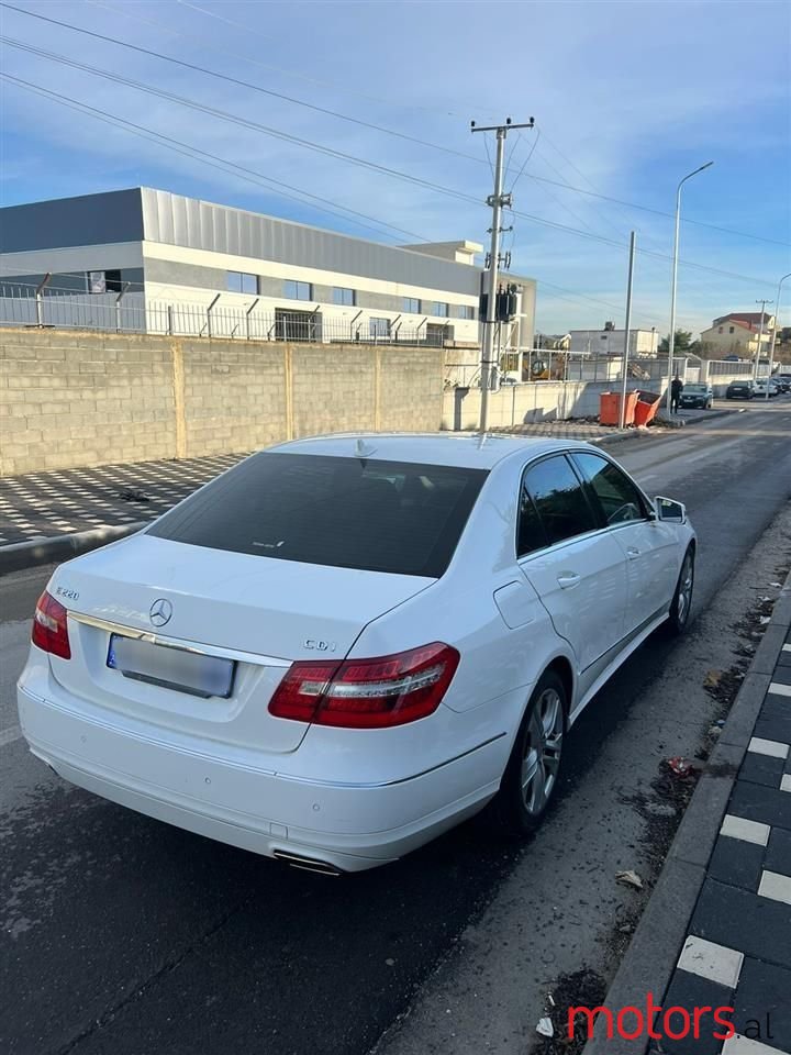 2013' Mercedes-Benz E 220 photo #4