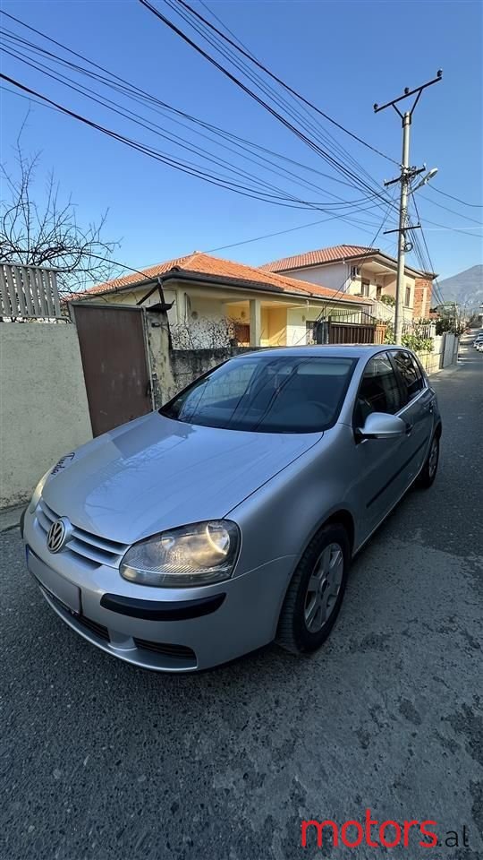 2004' Volkswagen Golf photo #6