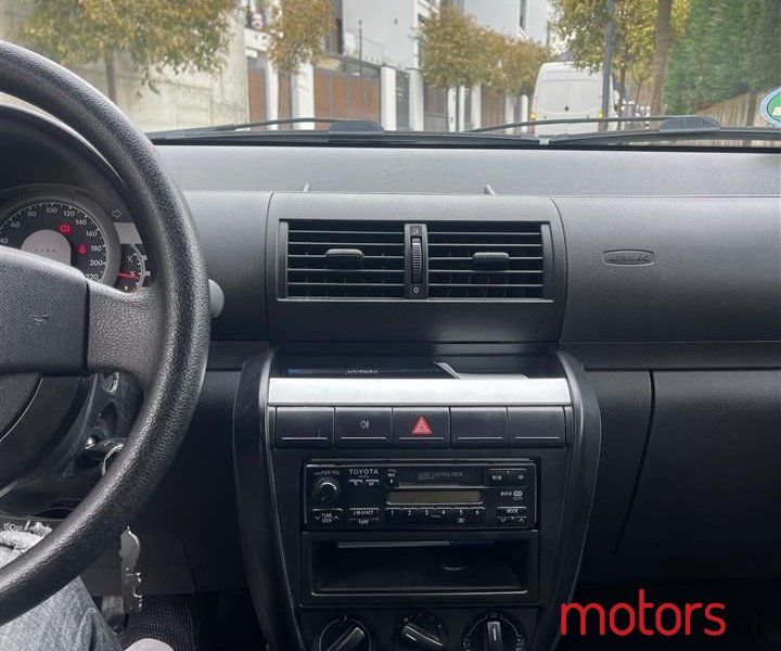 2008' Volkswagen Fox photo #6
