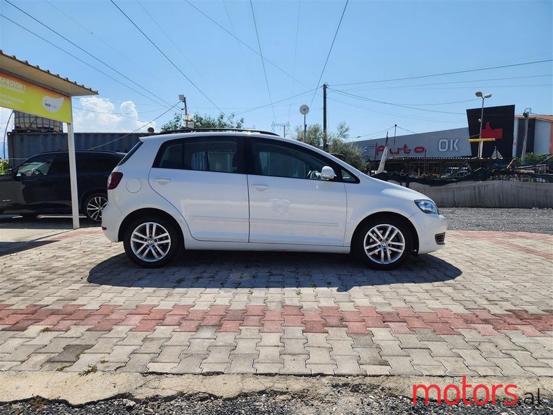 2010' Volkswagen Golf Plus photo #6