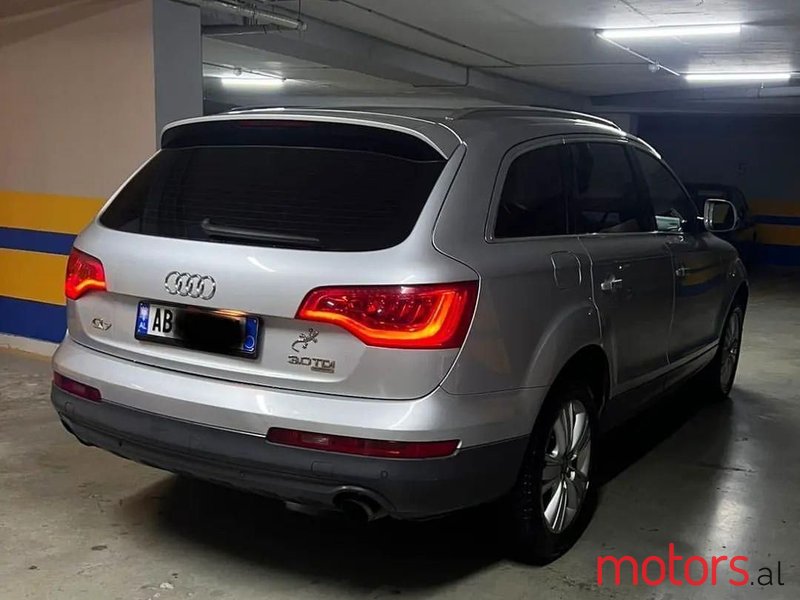 2012' Audi Q7 photo #2