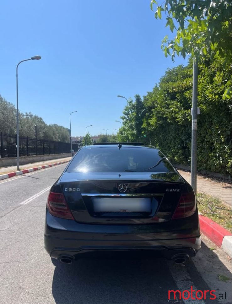 2012' Mercedes-Benz C 300 photo #4