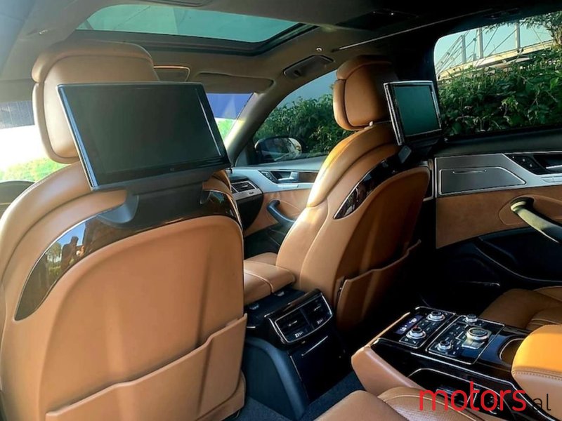 2015' Audi A8 photo #2