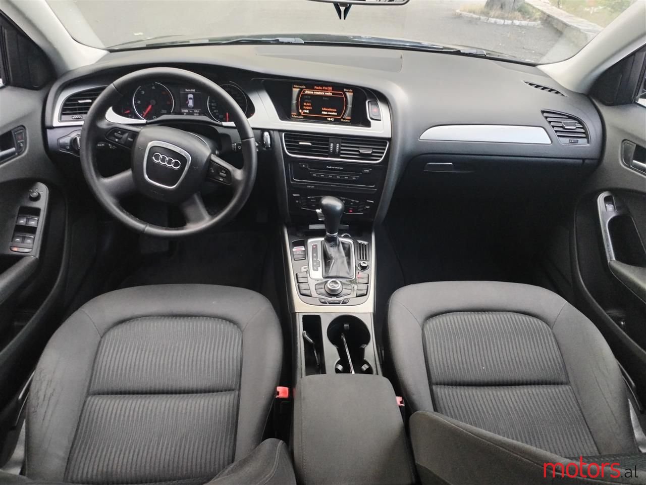 2010' Audi A4 photo #4