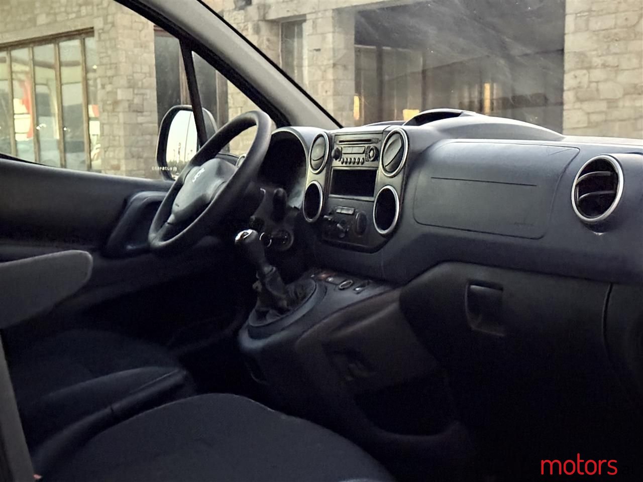 2012' Peugeot Partner photo #3