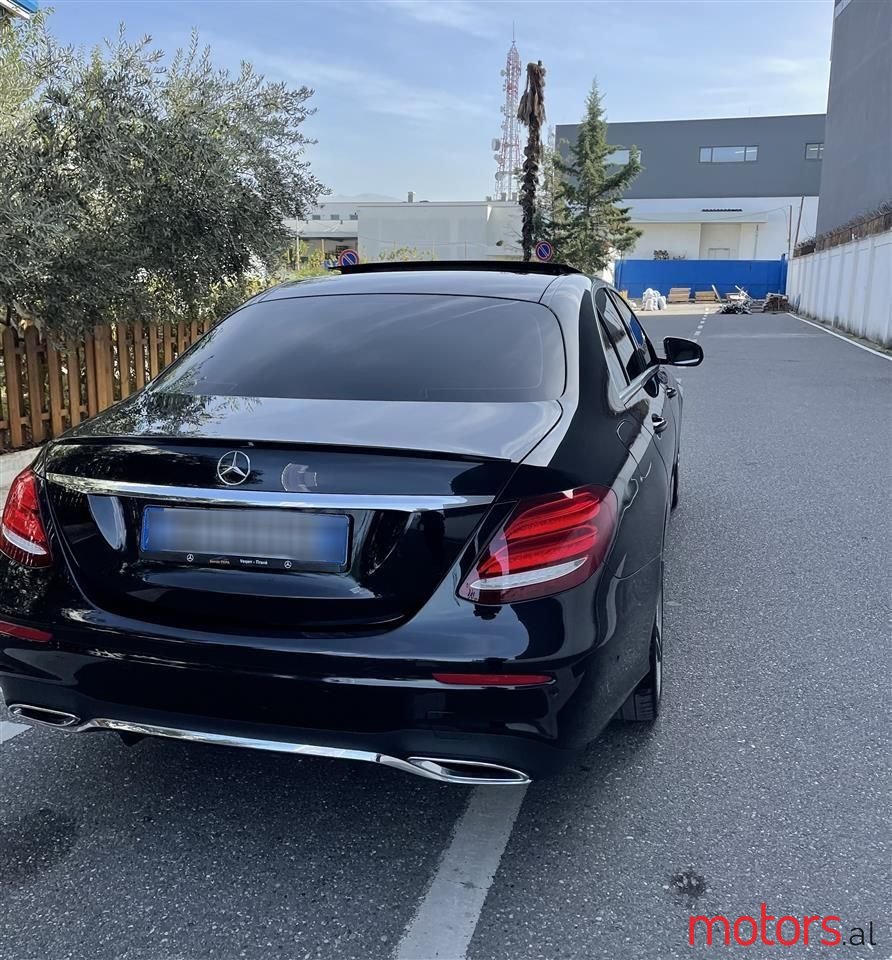 2017' Mercedes-Benz E 350 photo #2