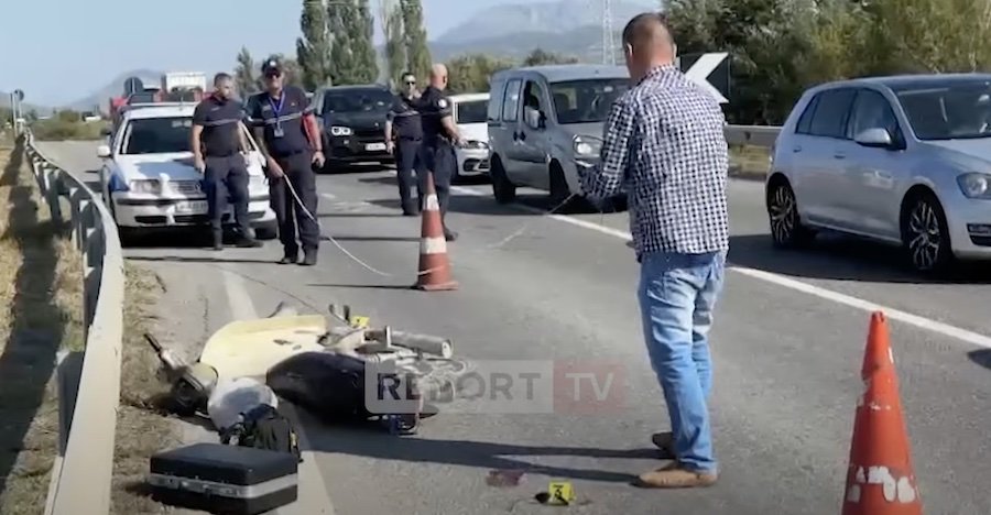 Aksident i rëndë në aksin Lezhë-Laç, trajleri përplas motoçikletën! Plagoset shoferi