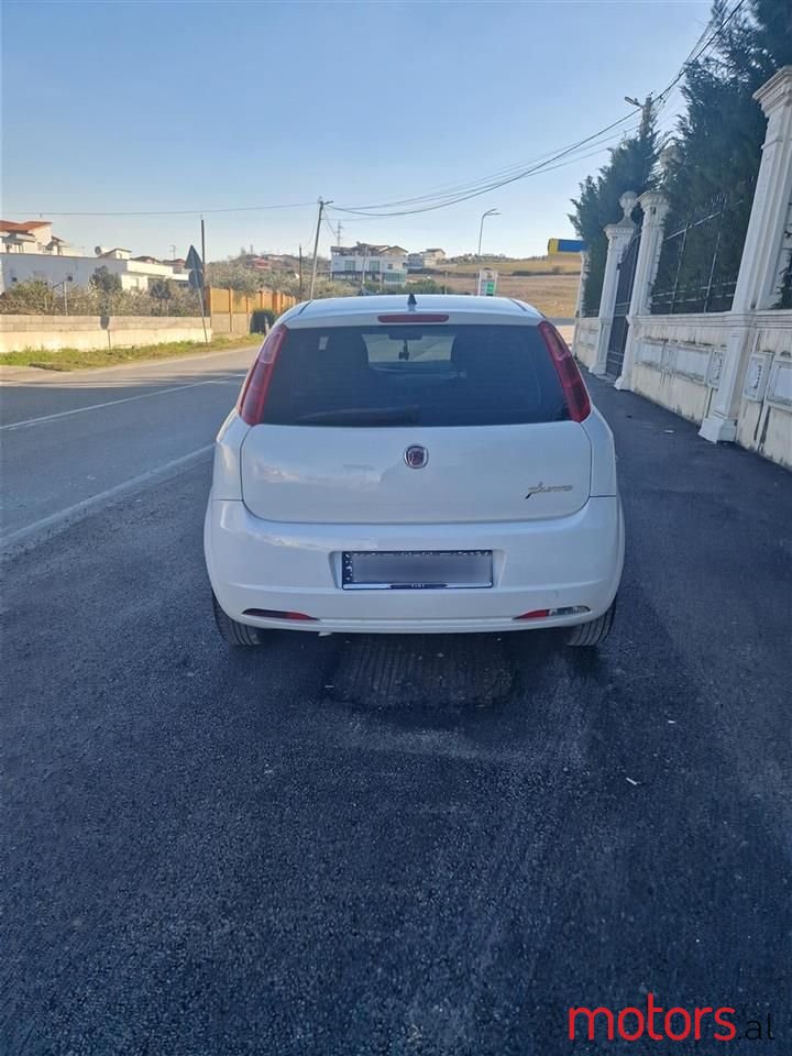 2009' Fiat Grande Punto photo #4