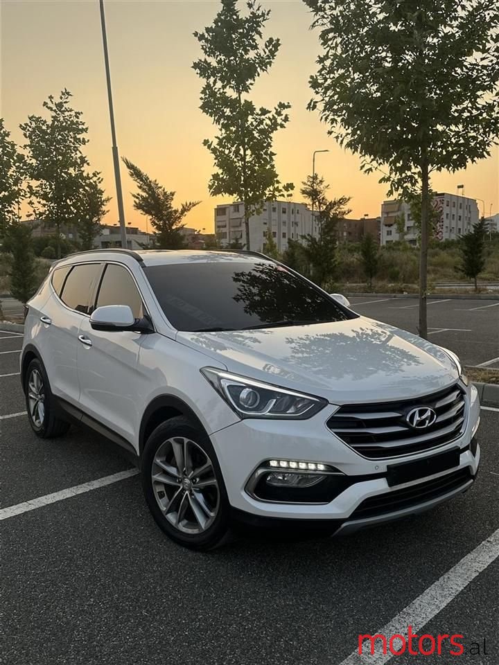 2016' Hyundai Santa Fe photo #4