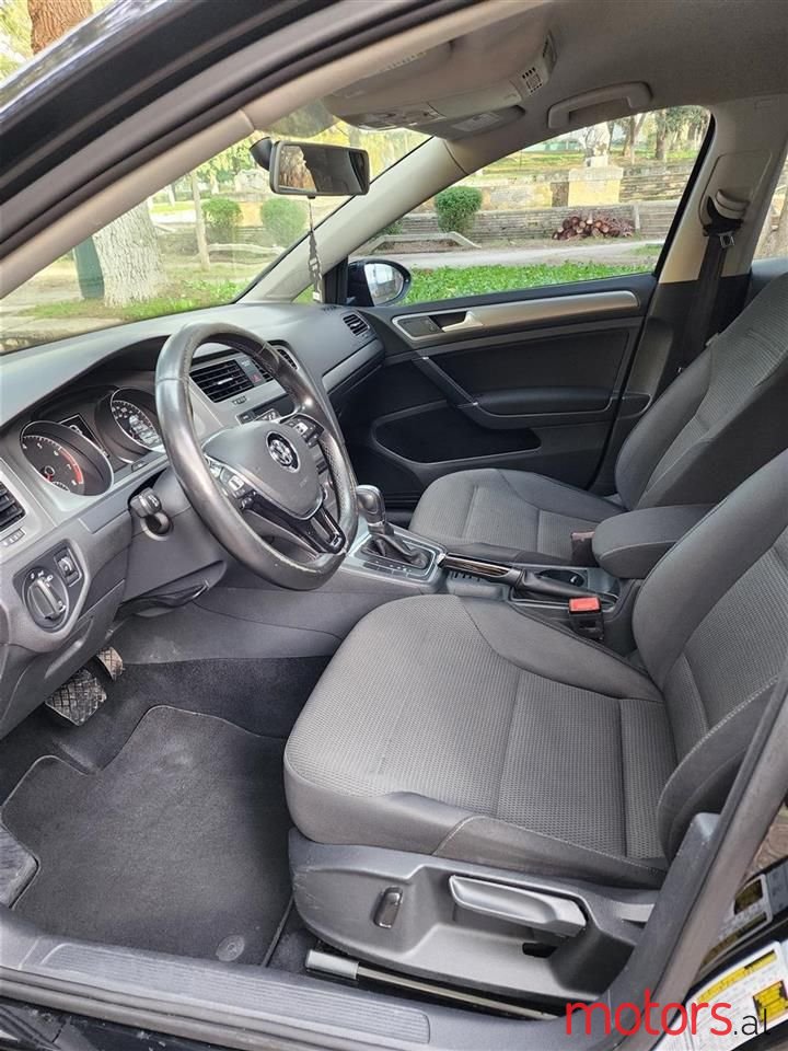 2016' Volkswagen Golf photo #2