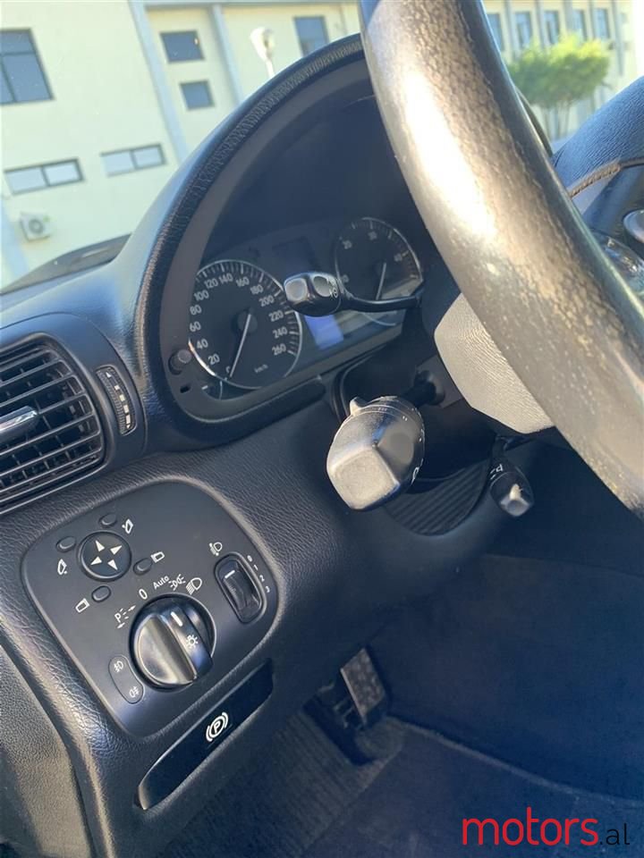 2005' Mercedes-Benz C 200 photo #5