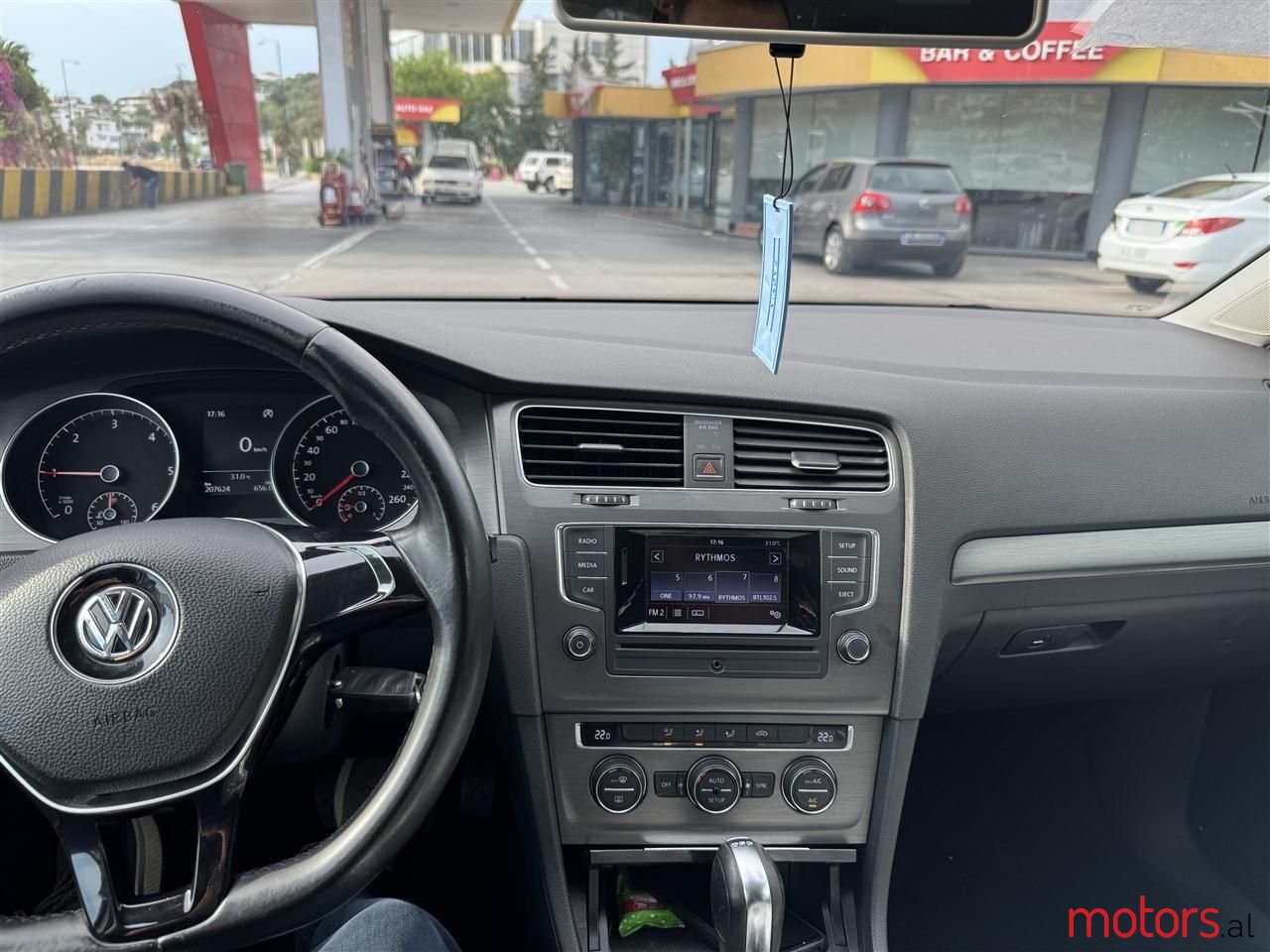 2013' Volkswagen Golf photo #5