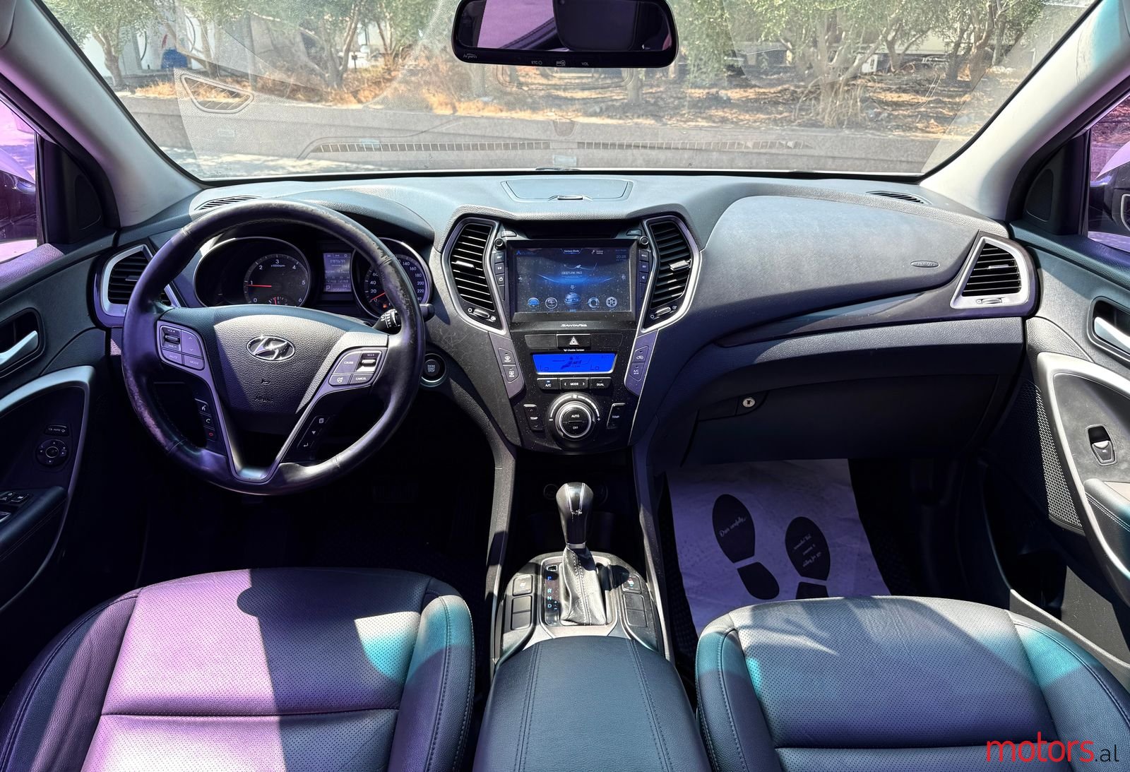 2015' Hyundai Santa Fe photo #3