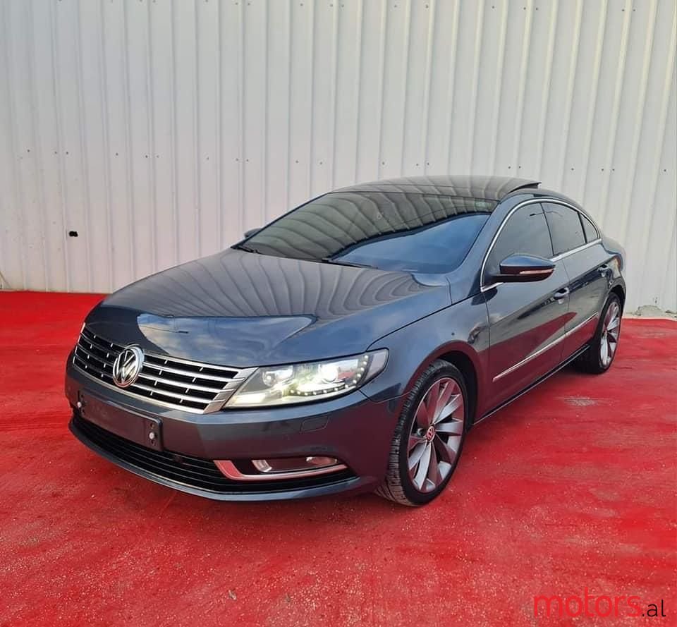 2012' Volkswagen Passat photo #1