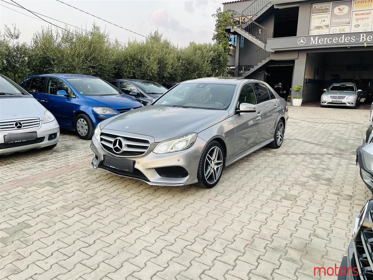 2013' Mercedes-Benz E 220 photo #1