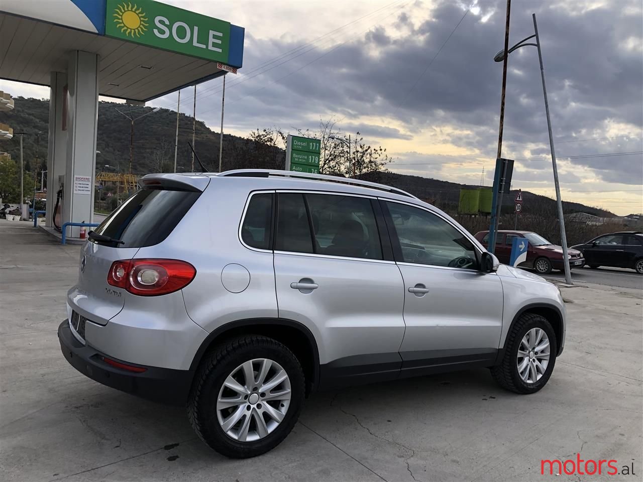 2009' Volkswagen Tiguan photo #2