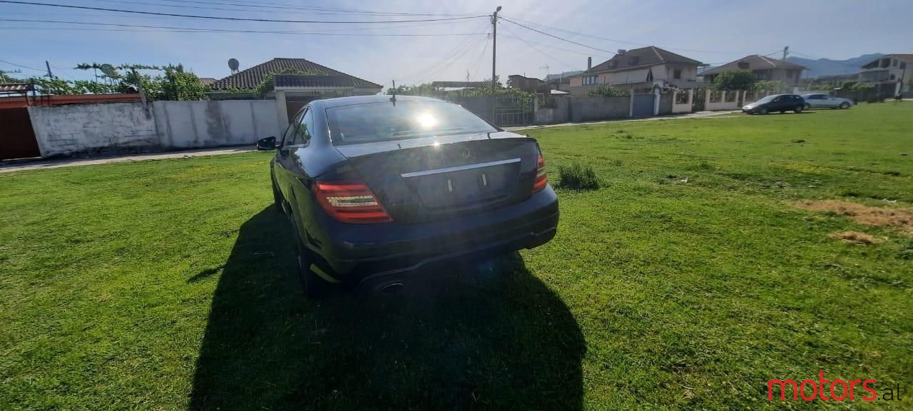 2011' Mercedes-Benz C 180 photo #4