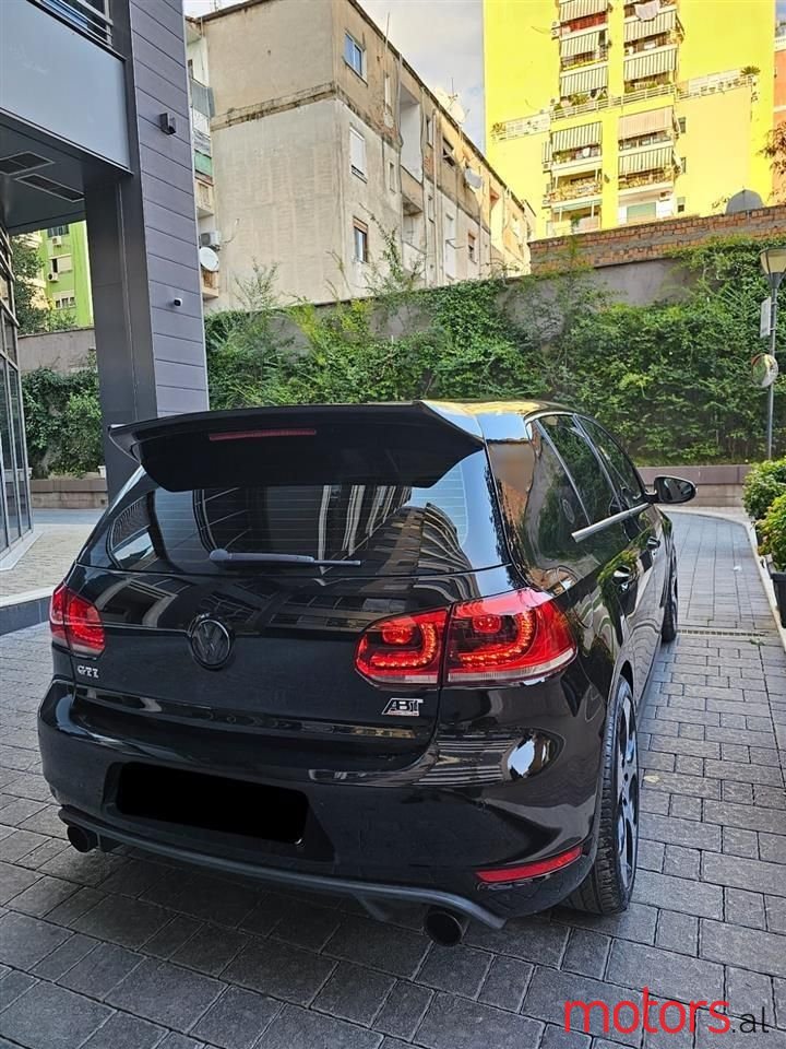 2011' Volkswagen Golf photo #3