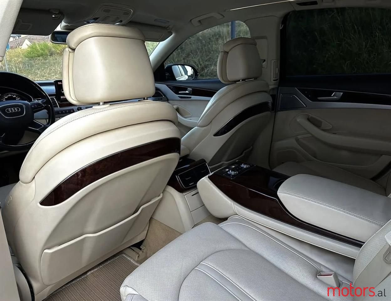 2011' Audi A8 photo #3