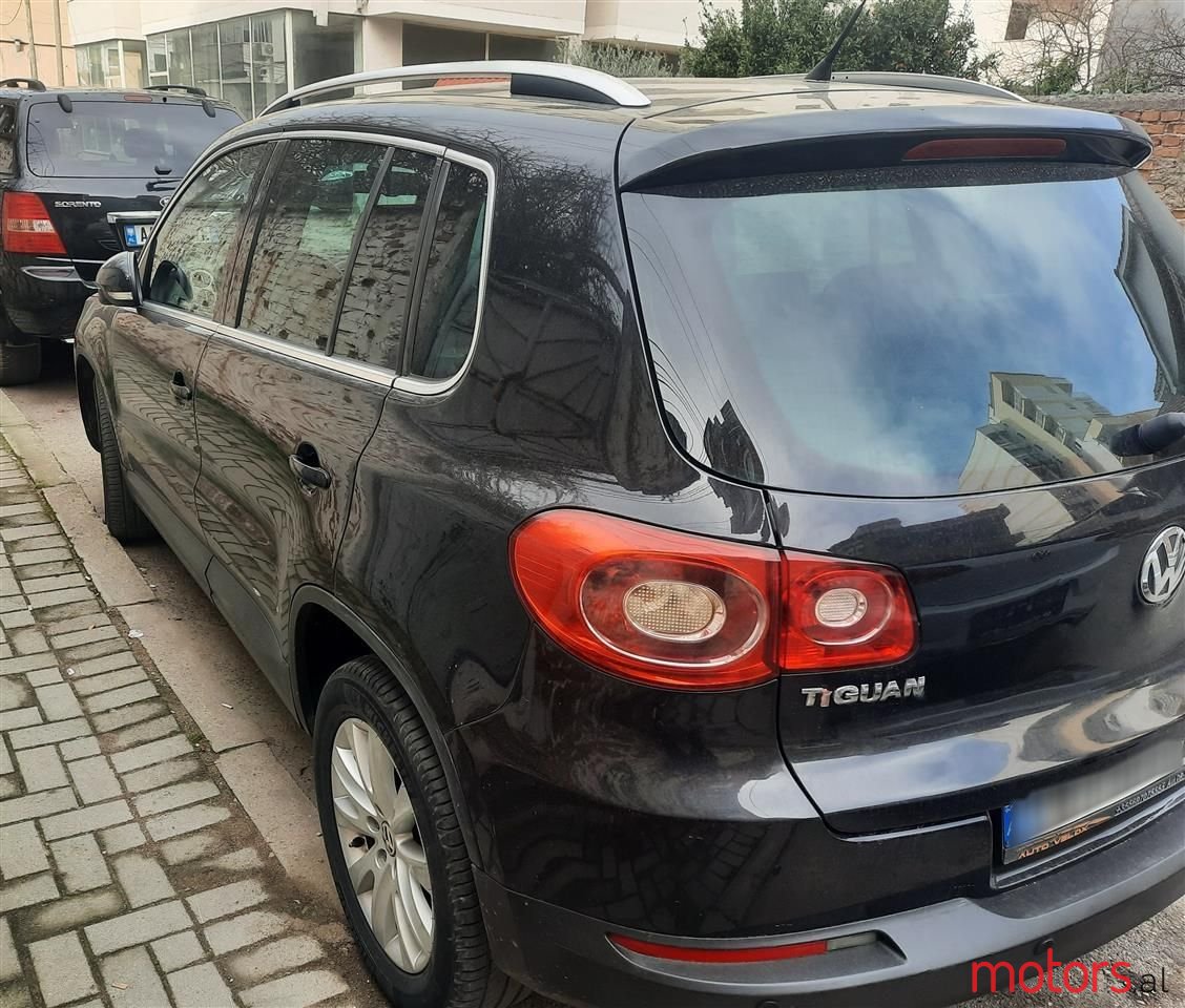 2009' Volkswagen Tiguan photo #5