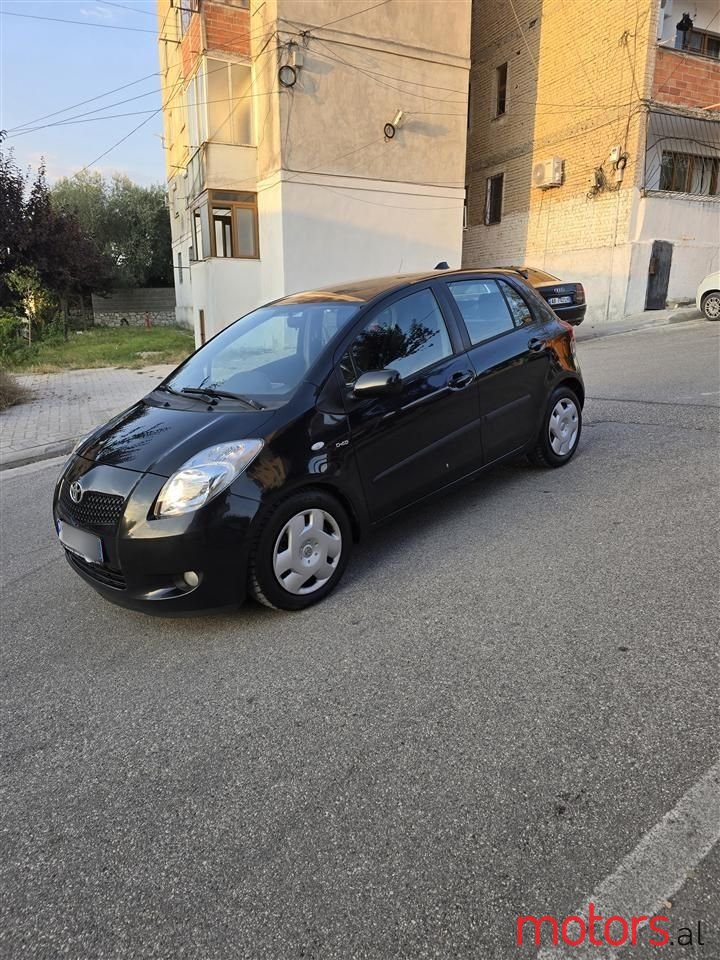 2006' Toyota Yaris photo #2