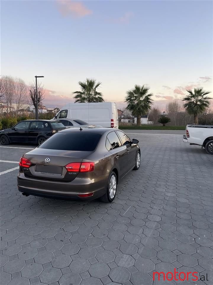 2012' Volkswagen Jetta photo #6