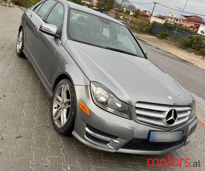 2012' Mercedes-Benz C 300 photo #4