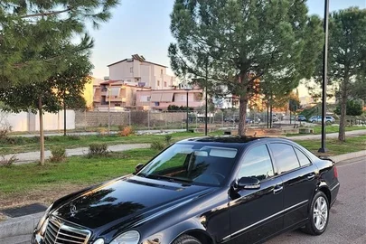 2009' Mercedes-Benz 220