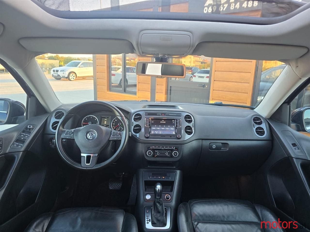 2012' Volkswagen Tiguan photo #5