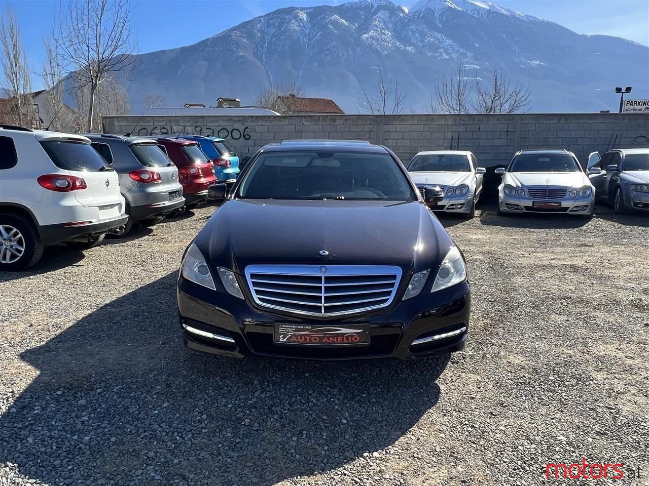 2012' Mercedes-Benz E 200 photo #3