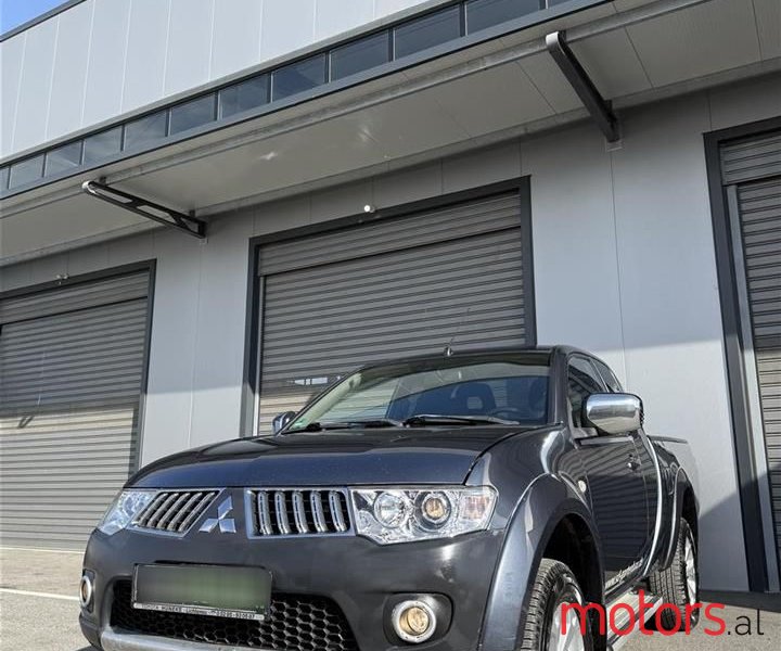 2010' Mitsubishi L200 photo #3