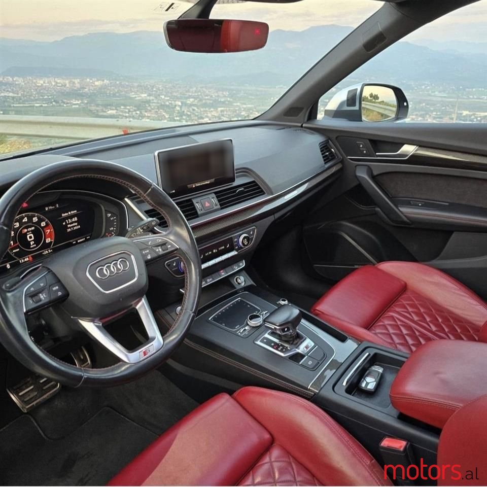 2019' Audi SQ5 photo #3