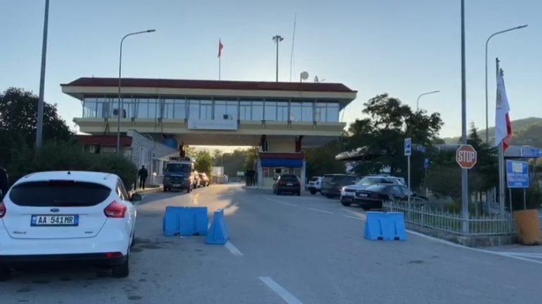 Greqia zgjat masat kufizuese ndaj COVID-19: Kufiri me Shqipërinë mbyllur deri më 12 tetor
