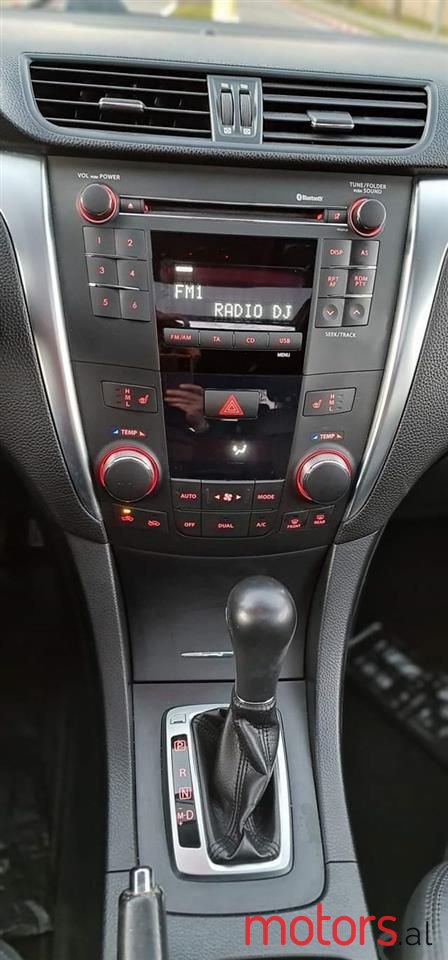 2011' Suzuki Kizashi photo #6