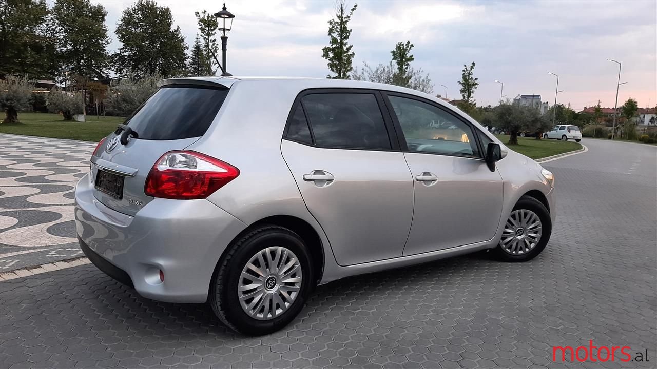 2010' Toyota Auris photo #4