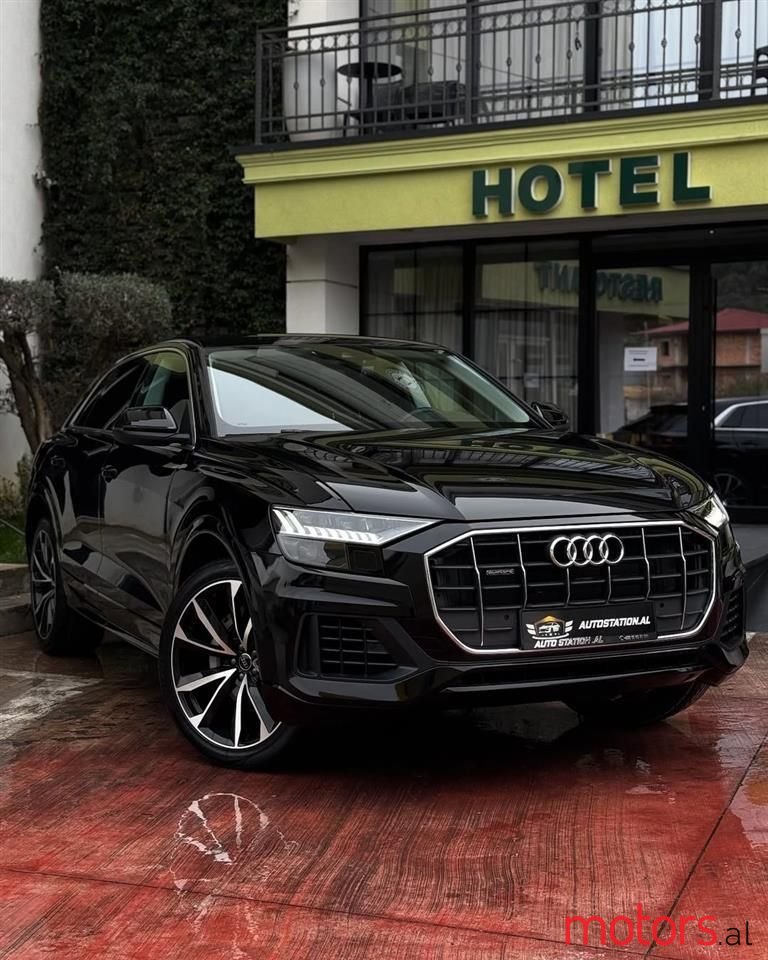 2022' Audi Q8 photo #1